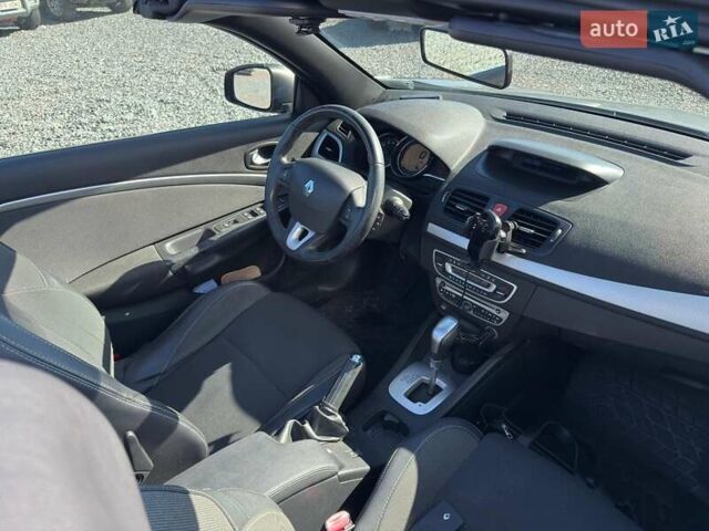 Рено Меган 2011 у Львові на Automoto.ua Сірий Рено Меган, об'ємом двигуна 2 л та пробігом 215 тис. км за 8690 $, фото 20 на Automoto.ua