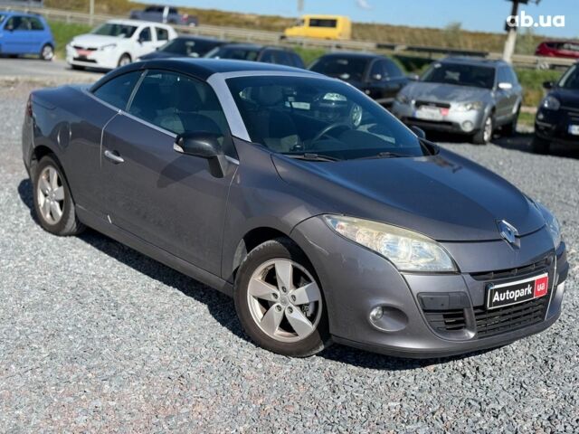 Серый Рено Меган, объемом двигателя 2 л и пробегом 215 тыс. км за 8690 $, фото 3 на Automoto.ua