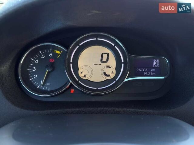 Рено Меган 2011 у Львові на Automoto.ua Сірий Рено Меган, об'ємом двигуна 2 л та пробігом 215 тис. км за 8690 $, фото 14 на Automoto.ua