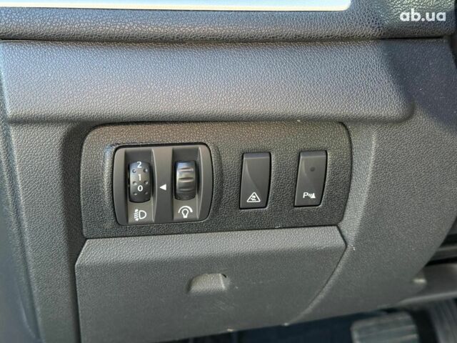 Серый Рено Меган, объемом двигателя 2 л и пробегом 215 тыс. км за 8690 $, фото 12 на Automoto.ua