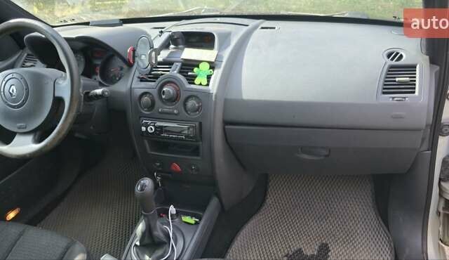 Сірий Рено Меган, об'ємом двигуна 1.6 л та пробігом 195 тис. км за 2999 $, фото 6 на Automoto.ua