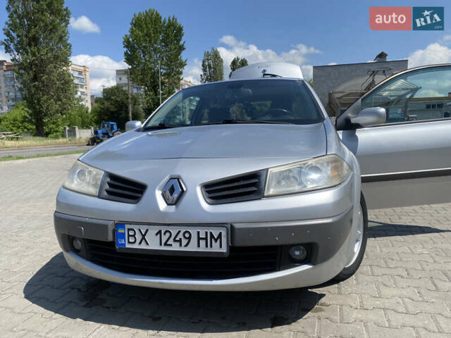 Серый Рено Меган, объемом двигателя 1.9 л и пробегом 262 тыс. км за 4100 $, фото 11 на Automoto.ua