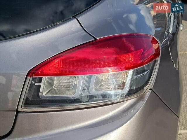 Рено Меган 2009 в Харькове на Automoto.ua Серый Рено Меган, объемом двигателя 1.9 л и пробегом 151 тыс. км за 7390 $, фото 9 на Automoto.ua