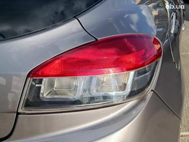 Рено Меган 2009 в Харькове на Automoto.ua Серый Рено Меган, объемом двигателя 1.9 л и пробегом 151 тыс. км за 7390 $, фото 9 на Automoto.ua