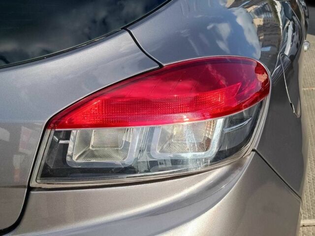 Рено Меган 2009 в Харькове на Automoto.ua Серый Рено Меган, объемом двигателя 1.9 л и пробегом 151 тыс. км за 6690 $, фото 9 на Automoto.ua