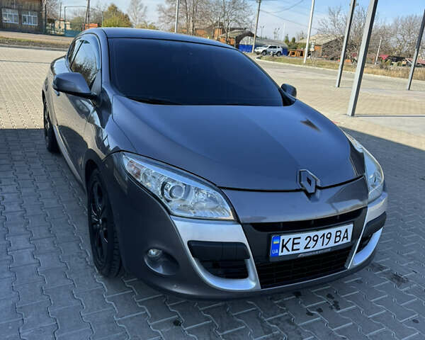 Серый Рено Меган, объемом двигателя 1.5 л и пробегом 290 тыс. км за 6800 $, фото 5 на Automoto.ua