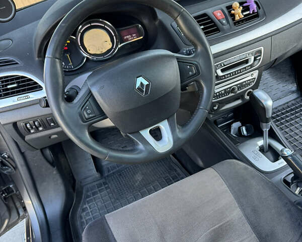 Серый Рено Меган, объемом двигателя 1.5 л и пробегом 290 тыс. км за 6800 $, фото 9 на Automoto.ua