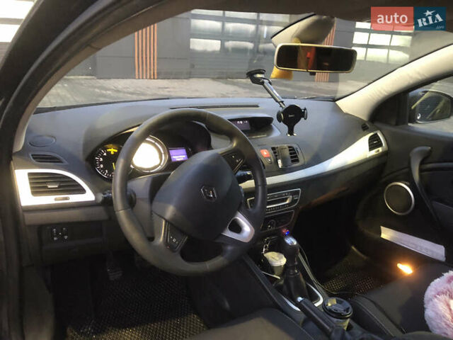 Серый Рено Меган, объемом двигателя 1.5 л и пробегом 242 тыс. км за 5200 $, фото 7 на Automoto.ua