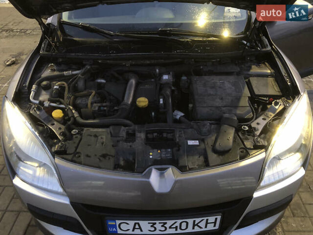 Серый Рено Меган, объемом двигателя 1.5 л и пробегом 242 тыс. км за 5200 $, фото 13 на Automoto.ua