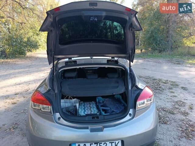 Сірий Рено Меган, об'ємом двигуна 1.6 л та пробігом 166 тис. км за 7200 $, фото 17 на Automoto.ua