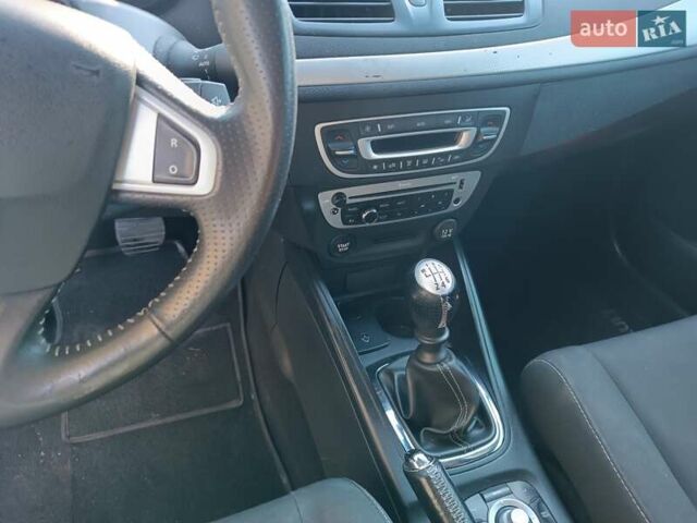 Сірий Рено Меган, об'ємом двигуна 1.6 л та пробігом 166 тис. км за 7200 $, фото 11 на Automoto.ua