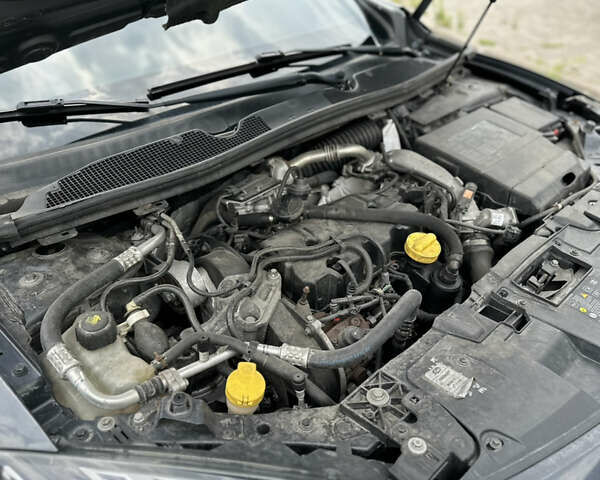 Серый Рено Меган, объемом двигателя 1.87 л и пробегом 170 тыс. км за 7000 $, фото 3 на Automoto.ua