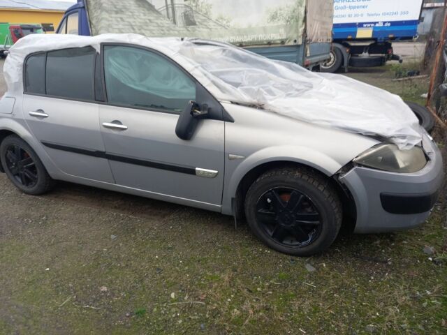 Серый Рено Меган, объемом двигателя 0 л и пробегом 200 тыс. км за 800 $, фото 1 на Automoto.ua