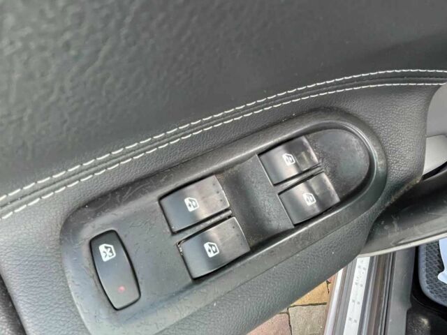 Серый Рено Меган, объемом двигателя 1.5 л и пробегом 273 тыс. км за 4400 $, фото 13 на Automoto.ua