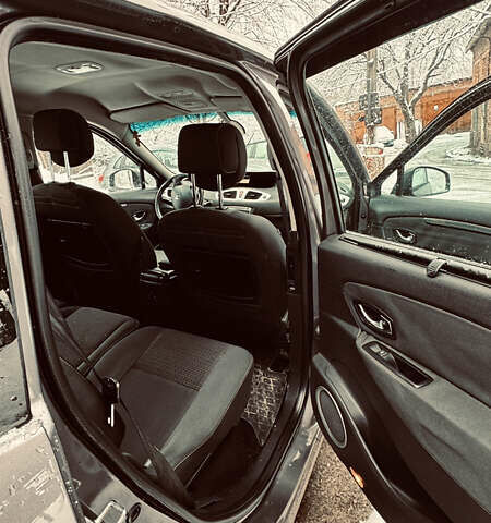 Серый Рено Меган, объемом двигателя 1.5 л и пробегом 200 тыс. км за 10200 $, фото 8 на Automoto.ua