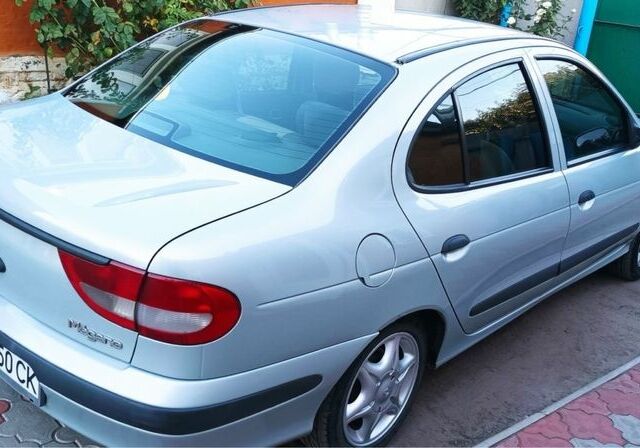 Серый Рено Меган, объемом двигателя 1.4 л и пробегом 220 тыс. км за 3400 $, фото 3 на Automoto.ua