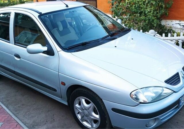 Серый Рено Меган, объемом двигателя 1.4 л и пробегом 220 тыс. км за 3400 $, фото 2 на Automoto.ua