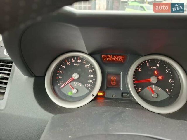 Серый Рено Меган, объемом двигателя 1.46 л и пробегом 155 тыс. км за 3700 $, фото 12 на Automoto.ua
