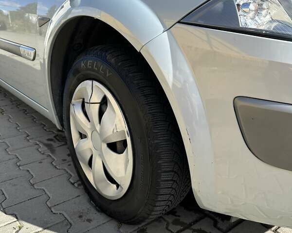 Серый Рено Меган, объемом двигателя 1.6 л и пробегом 262 тыс. км за 5800 $, фото 15 на Automoto.ua