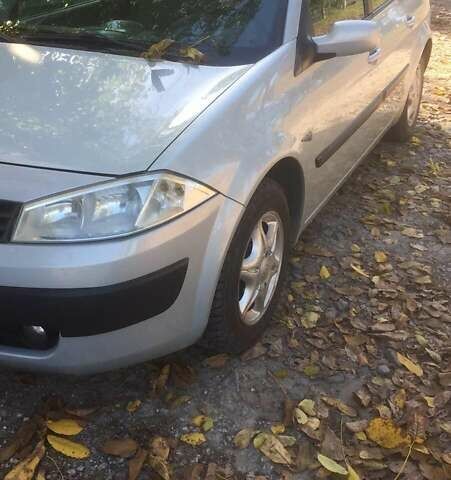 Серый Рено Меган, объемом двигателя 1.5 л и пробегом 223 тыс. км за 5100 $, фото 1 на Automoto.ua