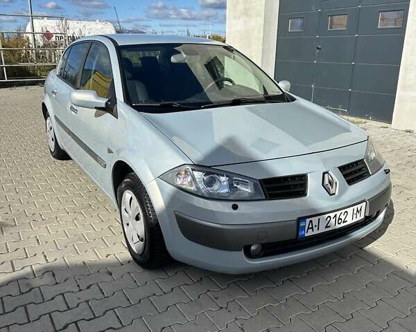 Серый Рено Меган, объемом двигателя 1.6 л и пробегом 262 тыс. км за 5800 $, фото 11 на Automoto.ua