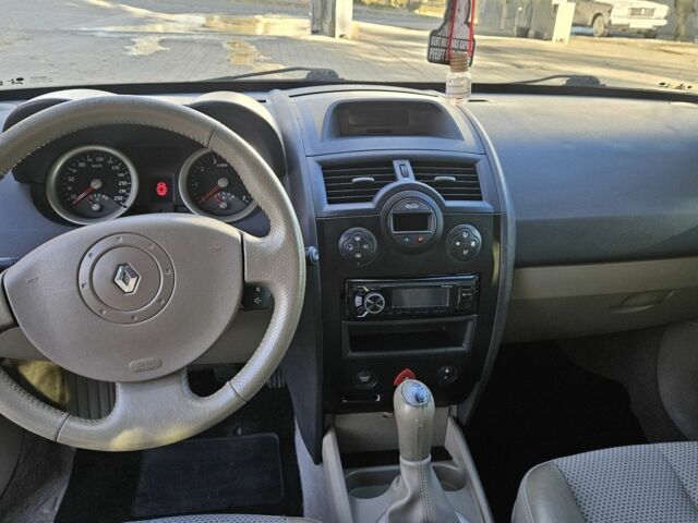 Сірий Рено Меган, об'ємом двигуна 1.6 л та пробігом 155 тис. км за 4300 $, фото 4 на Automoto.ua