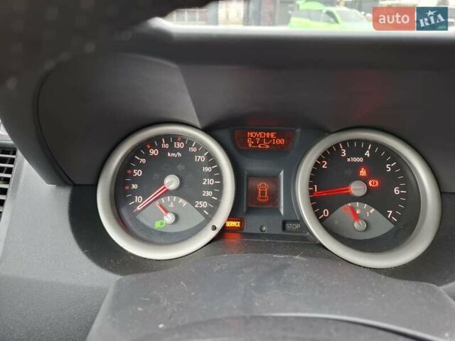 Серый Рено Меган, объемом двигателя 1.46 л и пробегом 155 тыс. км за 3700 $, фото 11 на Automoto.ua