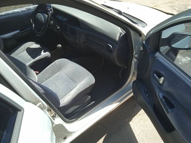 Серый Рено Меган, объемом двигателя 1.6 л и пробегом 322 тыс. км за 3500 $, фото 3 на Automoto.ua