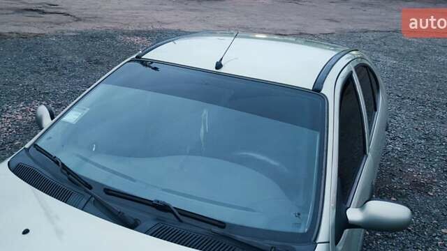 Рено Меган 2003 в Коростене на Automoto.ua Серый Рено Меган, объемом двигателя 1.39 л и пробегом 303 тыс. км за 3200 $, фото 7 на Automoto.ua