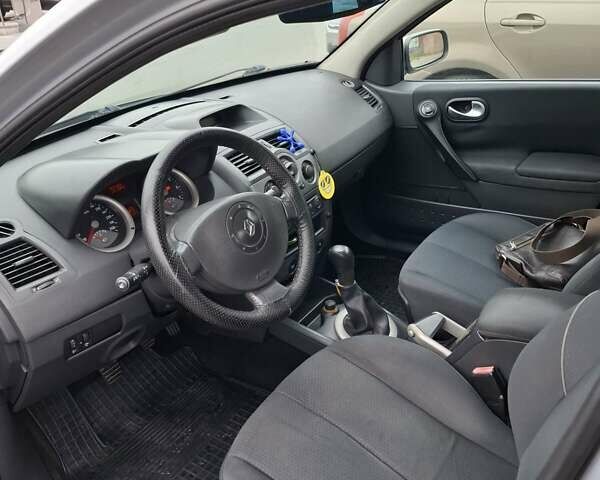 Серый Рено Меган, объемом двигателя 1.46 л и пробегом 155 тыс. км за 3700 $, фото 7 на Automoto.ua