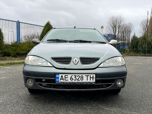 Серый Рено Меган, объемом двигателя 1.4 л и пробегом 260 тыс. км за 2100 $, фото 4 на Automoto.ua
