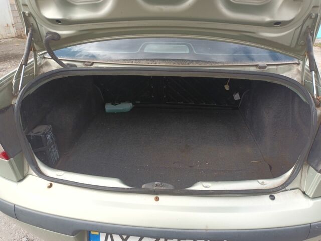 Серый Рено Меган, объемом двигателя 1.4 л и пробегом 220 тыс. км за 3000 $, фото 4 на Automoto.ua