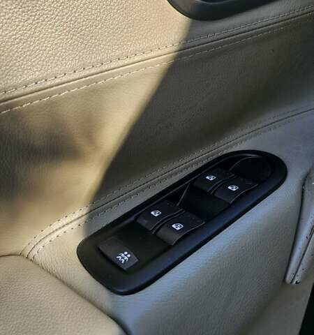 Серый Рено Меган, объемом двигателя 1.6 л и пробегом 155 тыс. км за 4400 $, фото 12 на Automoto.ua