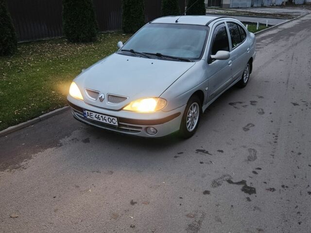 Серый Рено Меган, объемом двигателя 1.4 л и пробегом 150 тыс. км за 2800 $, фото 7 на Automoto.ua