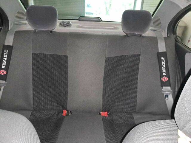 Серый Рено Меган, объемом двигателя 0 л и пробегом 300 тыс. км за 3300 $, фото 4 на Automoto.ua