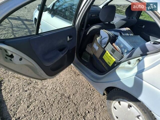 Серый Рено Меган, объемом двигателя 1.4 л и пробегом 219 тыс. км за 3499 $, фото 13 на Automoto.ua