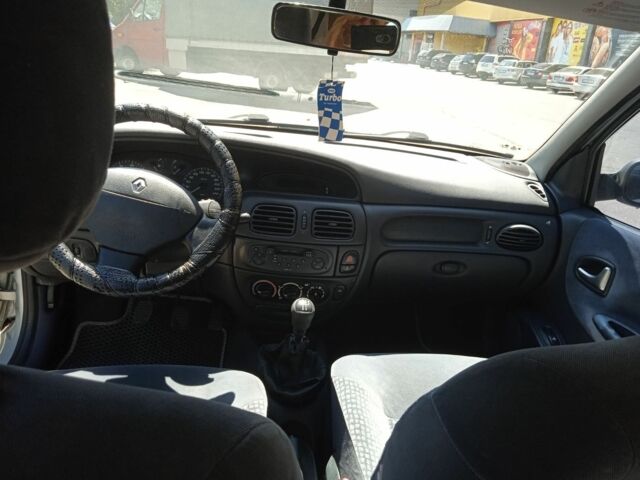 Серый Рено Меган, объемом двигателя 1.6 л и пробегом 322 тыс. км за 3500 $, фото 7 на Automoto.ua