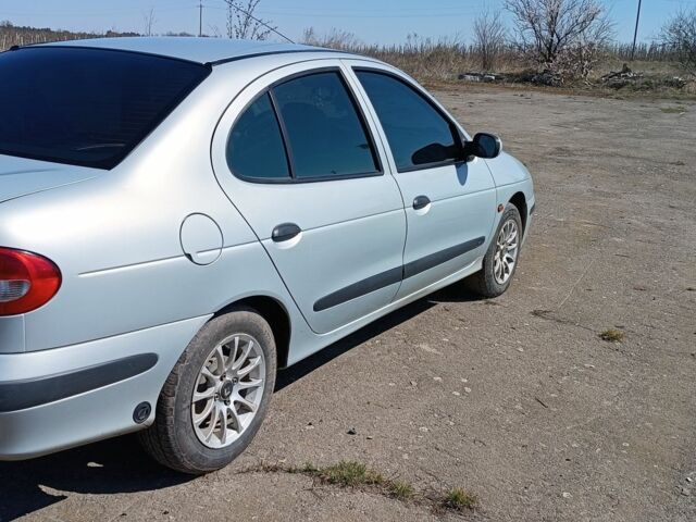 Сірий Рено Меган, об'ємом двигуна 1.4 л та пробігом 215 тис. км за 3200 $, фото 4 на Automoto.ua