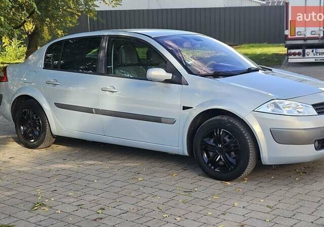 Серый Рено Меган, объемом двигателя 1.6 л и пробегом 155 тыс. км за 4400 $, фото 3 на Automoto.ua