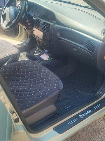 Рено Меган 2003 в Коростене на Automoto.ua Серый Рено Меган, объемом двигателя 1.39 л и пробегом 303 тыс. км за 3200 $, фото 13 на Automoto.ua