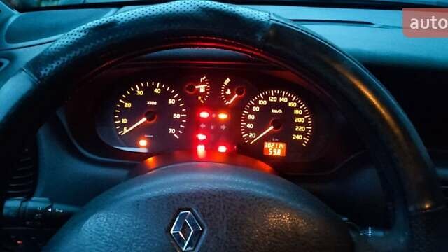 Рено Меган 2003 в Коростене на Automoto.ua Серый Рено Меган, объемом двигателя 1.39 л и пробегом 303 тыс. км за 3200 $, фото 10 на Automoto.ua