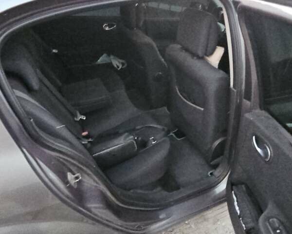 Серый Рено Меган, объемом двигателя 1.6 л и пробегом 295 тыс. км за 4400 $, фото 4 на Automoto.ua