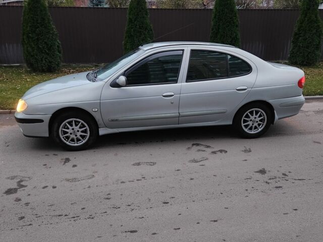 Серый Рено Меган, объемом двигателя 1.4 л и пробегом 150 тыс. км за 2800 $, фото 2 на Automoto.ua