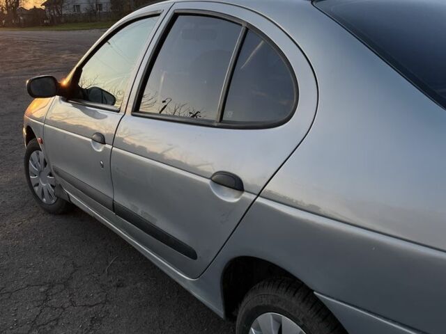 Серый Рено Меган, объемом двигателя 1.4 л и пробегом 280 тыс. км за 2300 $, фото 4 на Automoto.ua