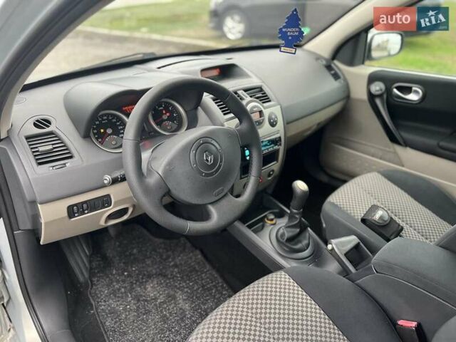 Сірий Рено Меган, об'ємом двигуна 1.6 л та пробігом 207 тис. км за 5100 $, фото 8 на Automoto.ua