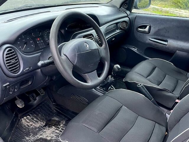 Серый Рено Меган, объемом двигателя 1.4 л и пробегом 260 тыс. км за 2100 $, фото 6 на Automoto.ua