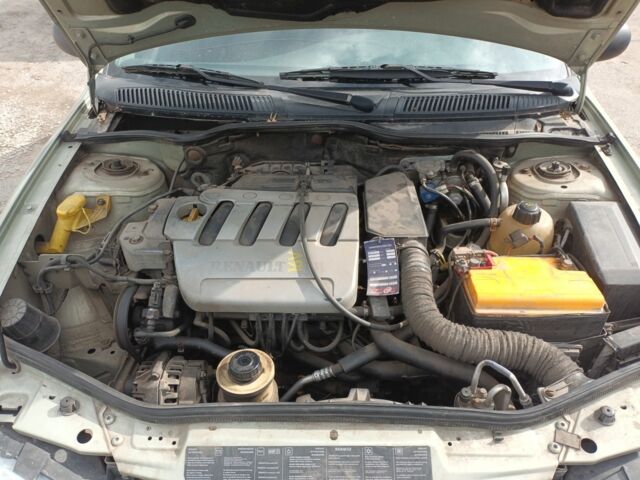 Серый Рено Меган, объемом двигателя 1.4 л и пробегом 220 тыс. км за 3000 $, фото 3 на Automoto.ua