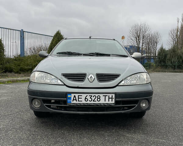 Серый Рено Меган, объемом двигателя 1.4 л и пробегом 360 тыс. км за 2100 $, фото 4 на Automoto.ua