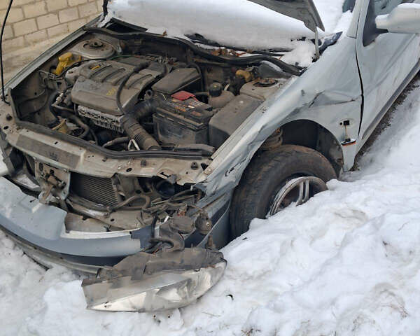 Сірий Рено Меган, об'ємом двигуна 1.4 л та пробігом 290 тис. км за 1500 $, фото 3 на Automoto.ua