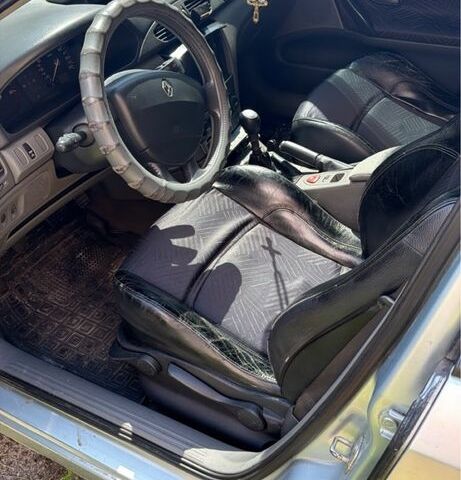 Серый Рено Меган, объемом двигателя 0 л и пробегом 2 тыс. км за 1851 $, фото 2 на Automoto.ua